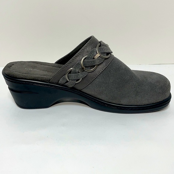 G.H. Bass & Co. Gray Suede Leather Clog Mules in Like New Condition! - Picture 3 of 11